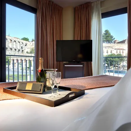Hotel Eurostars Plaza Acueducto 4*