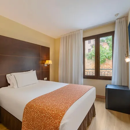 Hotel Eurostars Plaza Acueducto 4*