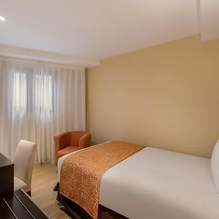 Hotel Eurostars Plaza Acueducto 4*