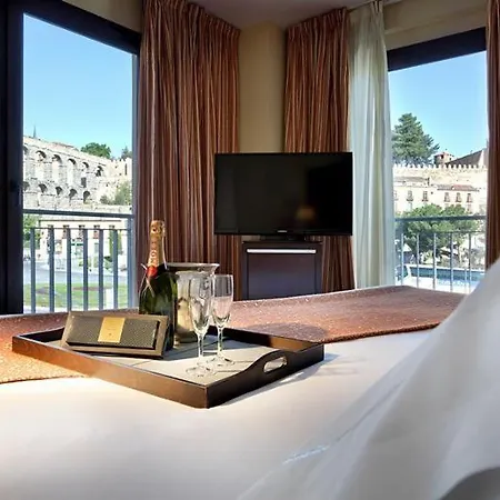 Eurostars Plaza Acueducto 4*