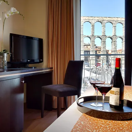 Eurostars Plaza Acueducto 4*