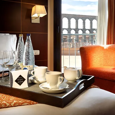 Hotel Eurostars Plaza Acueducto 4*