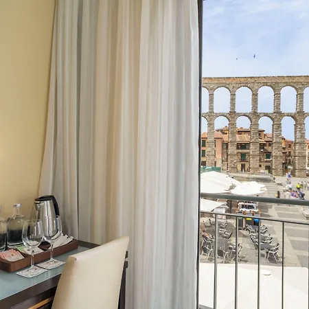 Eurostars Plaza Acueducto 4*