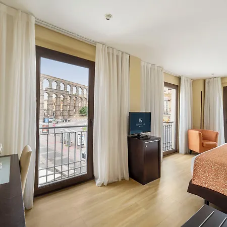 Eurostars Plaza Acueducto 4* Segowia