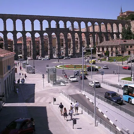 Hotel Eurostars Plaza Acueducto 4*