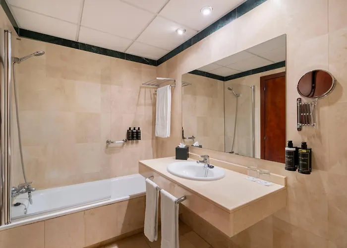 Eurostars Plaza Acueducto Отель