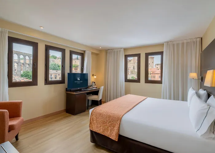 Hotel Eurostars Plaza Acueducto 4*