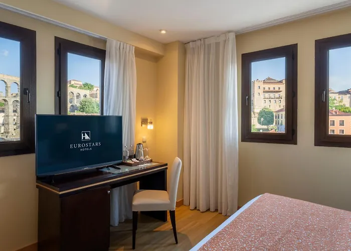 Hotel Eurostars Plaza Acueducto 4*