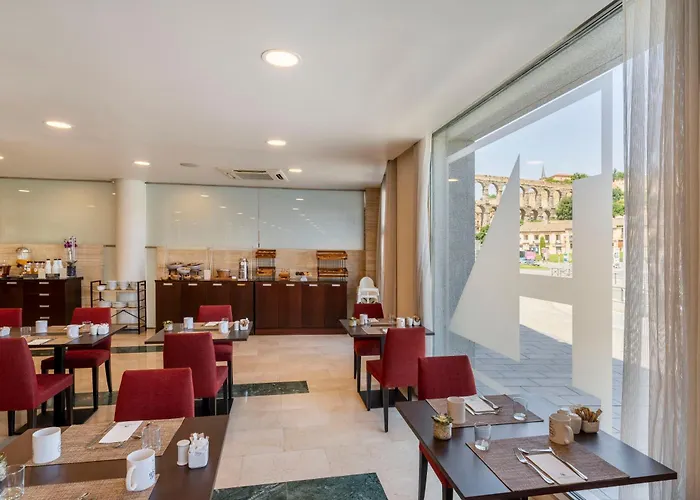 Eurostars Plaza Acueducto 4*