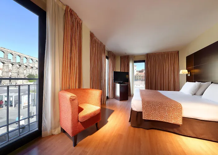 Отель Eurostars Plaza Acueducto 4*