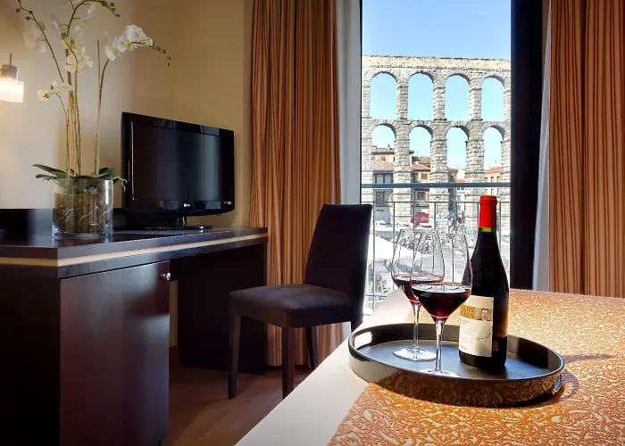 Eurostars Plaza Acueducto 4*