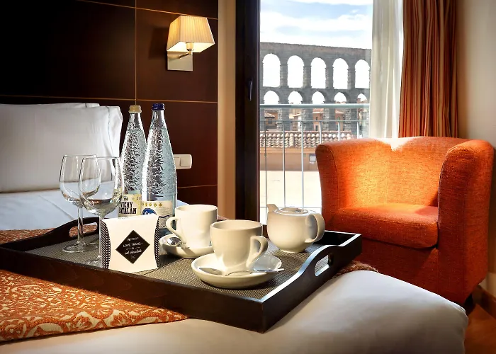 Hotel Eurostars Plaza Acueducto 4*