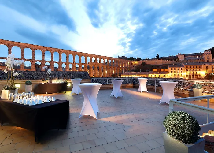 Eurostars Plaza Acueducto Отель Сеговия