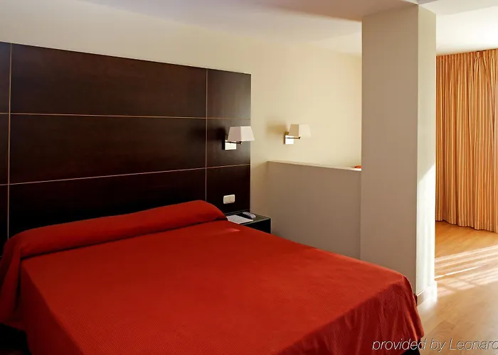 Отель Eurostars Plaza Acueducto Сеговия