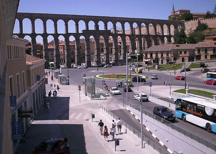 Hotel Eurostars Plaza Acueducto 4*